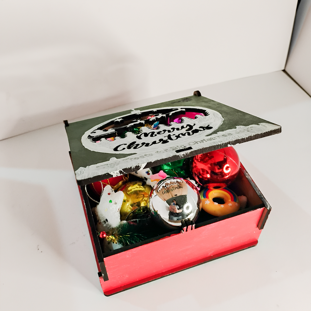 WonderLab Santa Candy Box Kit for Kids | DIY Christmas Craft Activity Kit | STEM & Art Learning Toy | Creative Holiday Gift for Boys & Girls 4+ Years