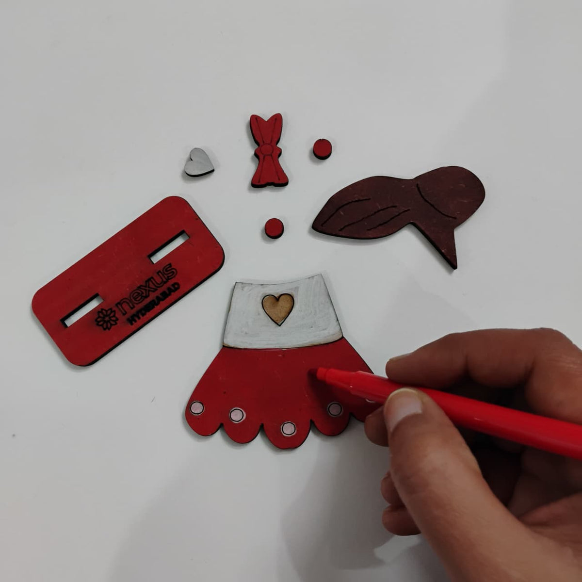 WonderLab Christmas Friends Kit for Kids | DIY Christmas Craft Activity Kit | STEM & Art Learning Toy | Creative Holiday Gift for Boys & Girls 3+ Years